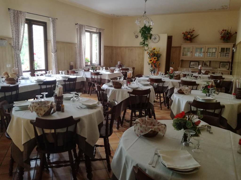 Agriturismo Cornei Da Nadia Guest House คอลลิโอ ภายนอก รูปภาพ