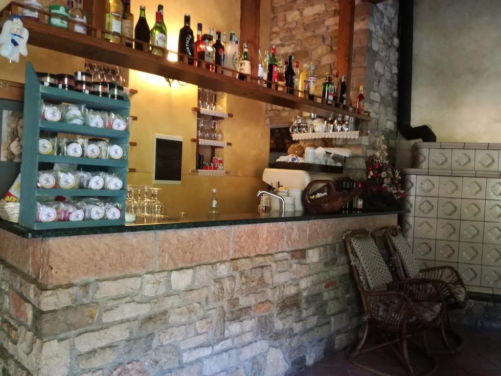 Agriturismo Cornei Da Nadia Guest House คอลลิโอ ภายนอก รูปภาพ
