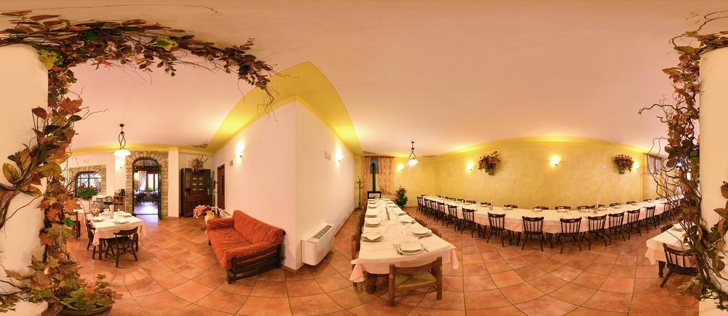 Agriturismo Cornei Da Nadia Guest House คอลลิโอ ภายนอก รูปภาพ
