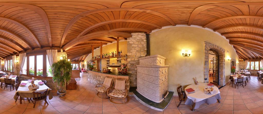 Agriturismo Cornei Da Nadia Guest House คอลลิโอ ภายนอก รูปภาพ