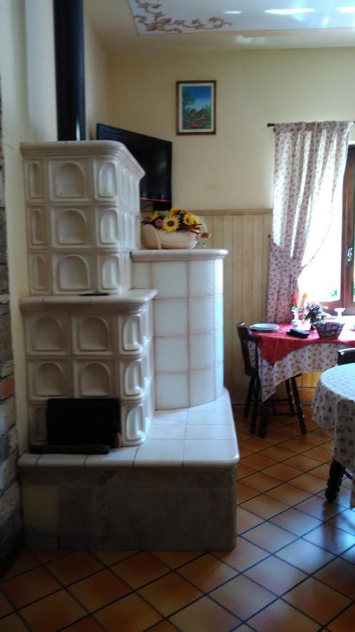 Agriturismo Cornei Da Nadia Guest House คอลลิโอ ภายนอก รูปภาพ